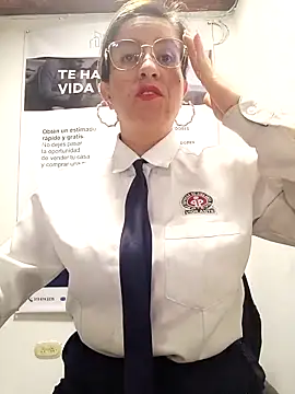 Snapshot of Valentina--1 chatting on April 28, 10:09 am Valentina--1 online show from April 28, 10:09 am