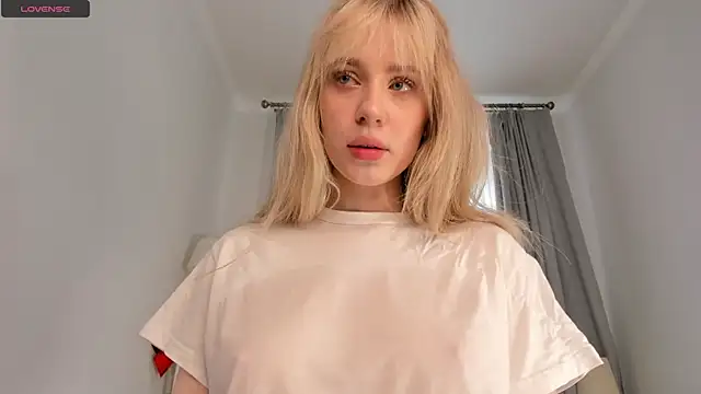 Snapshot of TessaStruble chatting on February 27, 9:31 am TessaStruble online show from February 27, 9:31 am