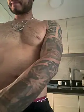 AUSTINN TORRES online show from April 14, 6:47 pm