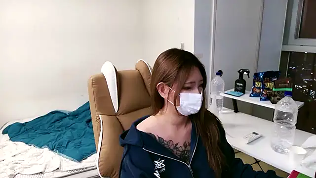 Milk Sola online show from October 26, 1:17 pm