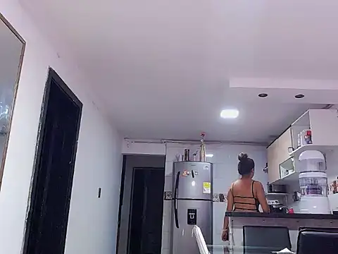 Caroline Jons online show from November 8, 11:10 am