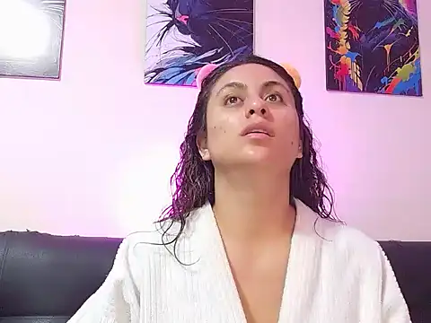 Caroline Jons online show from November 19, 11:43 am