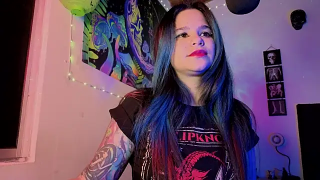 Snapshot of AshGraven chatting on November 3, 4:25 am AshGraven online show from November 3, 4:25 am