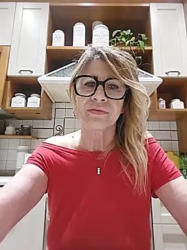 susylux online show from April 18, 9:04 pm