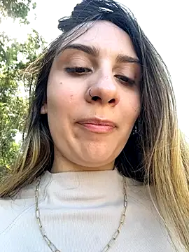 Snapshot of sarah_honey__ chatting on November 7, 2:06 pm sarah honey online show from November 7, 2:06 pm