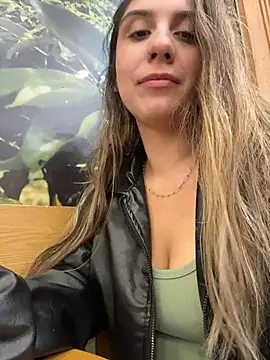 Snapshot of sarah_honey__ chatting on November 19, 2:50 pm sarah honey online show from November 19, 2:50 pm