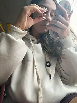 Snapshot of sarah_honey__ chatting on November 24, 3:01 pm sarah honey online show from November 24, 3:01 pm