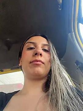 Snapshot of sarah_honey__ chatting on December 15, 3:05 pm sarah honey online show from December 15, 3:05 pm