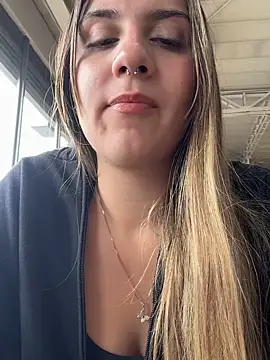 Snapshot of sarah_honey__ chatting on July 28, 3:43 pm sarah honey online show from July 28, 3:43 pm