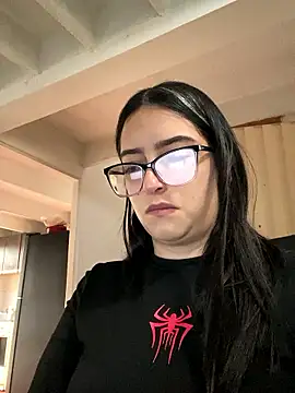 Kloe Novoa online show from January 10, 1:35 pm