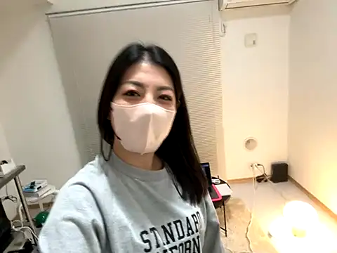 akimix xoxo online show from November 4, 1:10 pm