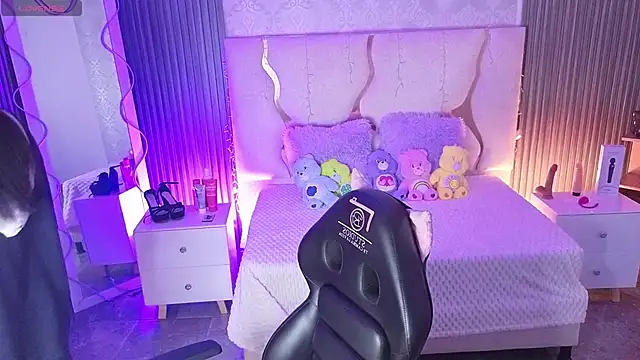 MAIILY TAY online show from January 13, 11:48 am