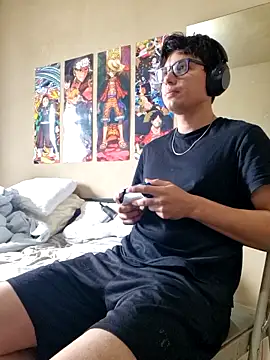 Ais B10 online show from November 8, 7:01 pm