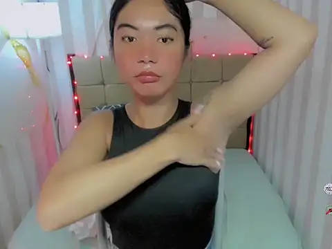 Snapshot of BigCockJade chatting on April 29, 5:33 am BigCockJade online show from April 29, 5:33 am