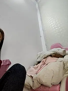 ezabel- online show from December 15, 1:15 pm