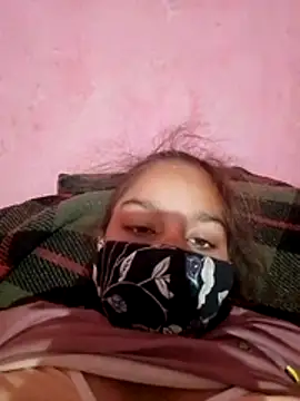 Snapshot of Poonam12A chatting on January 18, 12:58 am Poonam12A online show from January 18, 12:58 am