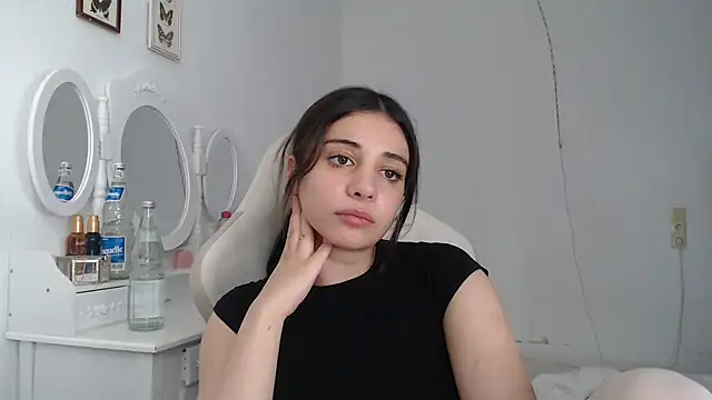 bellefleurrr online show from July 13, 6:00 pm