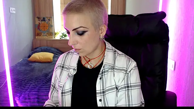Snapshot of Sweet-n-Strong chatting on May 26, 11:17 am Sweet-n-Strong online show from May 26, 11:17 am