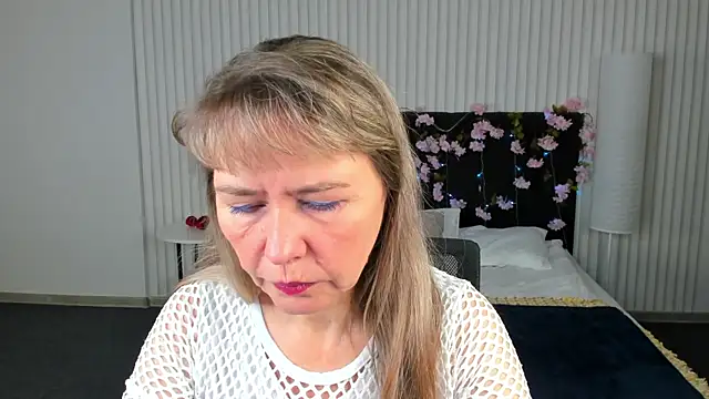 Carla Vogue online show from November 4, 3:05 am