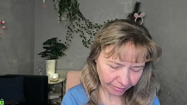 Carla Vogue online show from December 14, 2:50 am