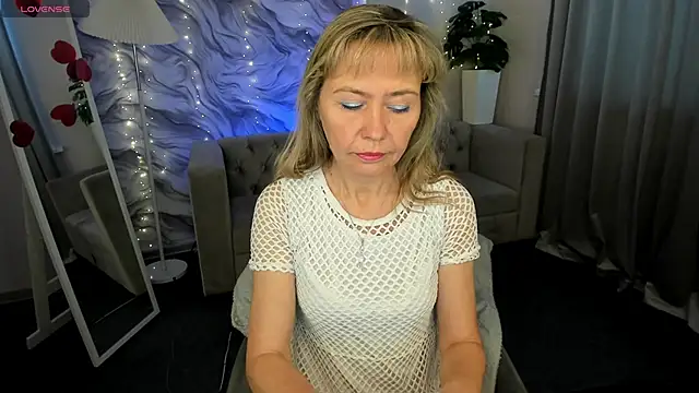 Carla Vogue online show from February 6, 11:13 am