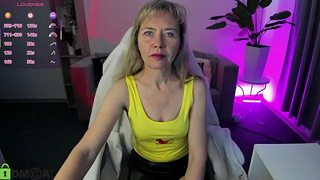 Carla Vogue online show from February 18, 11:39 am