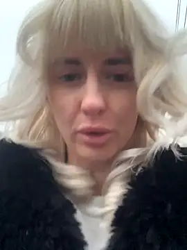 blondegirlx online show from November 10, 2:16 pm