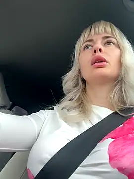 blondegirlx online show from November 14, 7:51 am