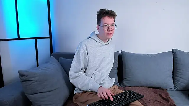 Teddy Parker online show from November 2, 7:55 am