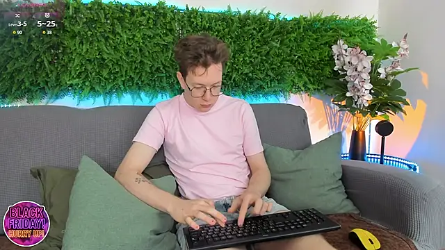 Teddy Parker online show from November 30, 8:07 am