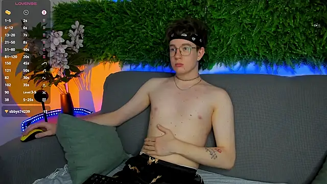 Teddy Parker online show from December 14, 4:34 pm