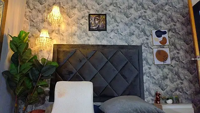 Snapshot of Indi_rave chatting on November 14, 1:32 pm Indi rave online show from November 14, 1:32 pm