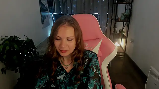 Snapshot of Alma_Diaz chatting on October 31, 6:03 am Alma Diaz online show from October 31, 6:03 am