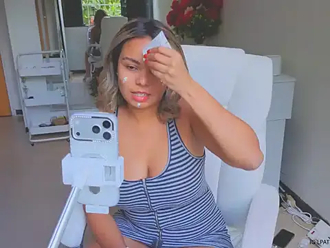 diosadeluniverso online show from April 30, 2:56 pm