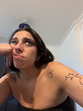 gigi333regi online show from February 25, 2:10 am