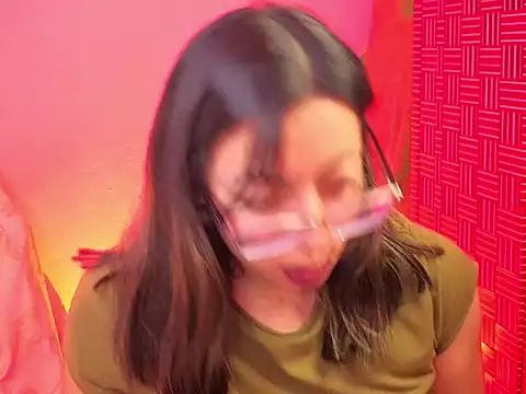 zylla storn online show from December 16, 8:19 am