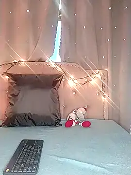 eva delight  online show from November 18, 11:03 am