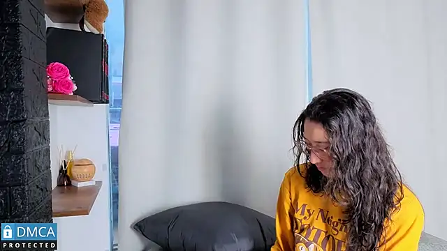 eva delight  online show from March 13, 11:17 am