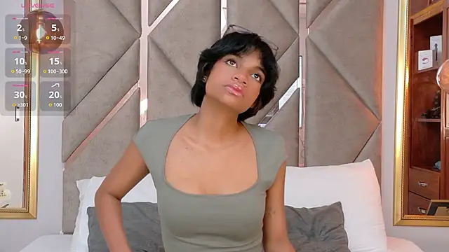 Snapshot of Amelia-Thompson chatting on October 28, 1:25 pm Amelia-Thompson online show from October 28, 1:25 pm