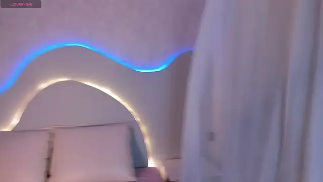 Snapshot of EmiliClarke chatting on January 13, 7:41 pm EmiliClarke online show from January 13, 7:41 pm