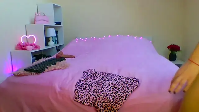 Sofia xd online show from April 22, 8:17 am