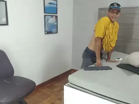 wiltom  online show from November 30, 4:00 pm