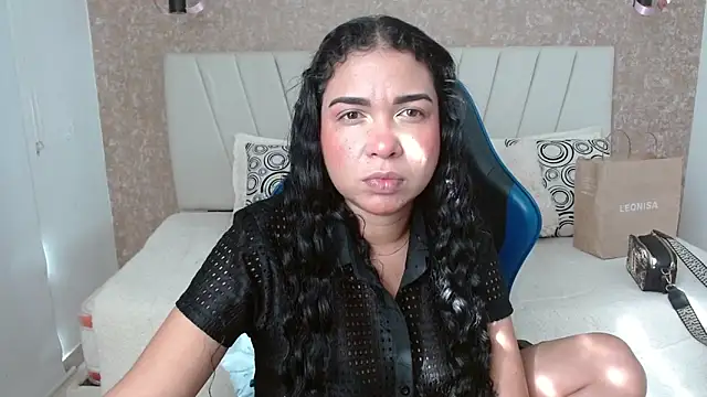 AliceSmity  online show from January 6, 2:10 pm