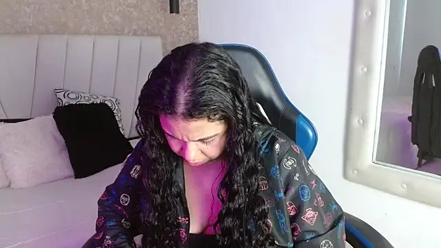 AliceSmity  online show from April 23, 12:15 pm