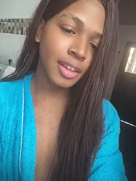 Snapshot of cherxyl_royal chatting on April 29, 8:26 pm cherxyl royal online show from April 29, 8:26 pm