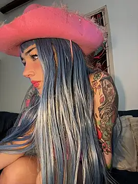 NinaHex online show from November 14, 1:54 pm