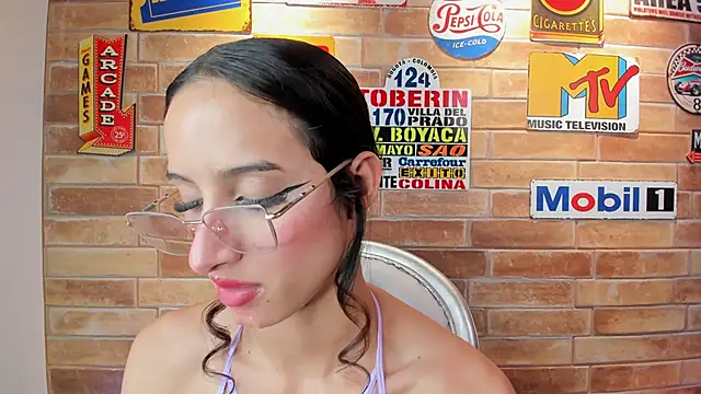 foxy sharlotte online show from April 22, 6:09 pm