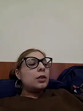 sweetbabygirlforyou online show from April 15, 4:03 pm