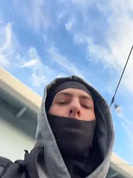 Snapshot of slimshadypt2 chatting on January 18, 12:47 am slimshadypt2 online show from January 18, 12:47 am