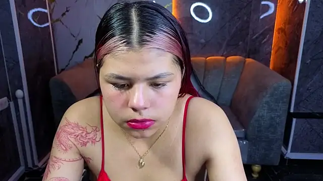 Snapshot of Little_cherry_b chatting on November 5, 7:58 pm Little cherry b online show from November 5, 7:58 pm